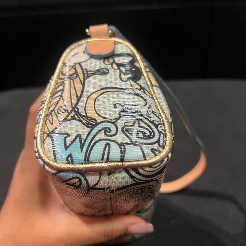 Dooney & Bourke x Disney Cruise Collab - Picture 4 of 8
